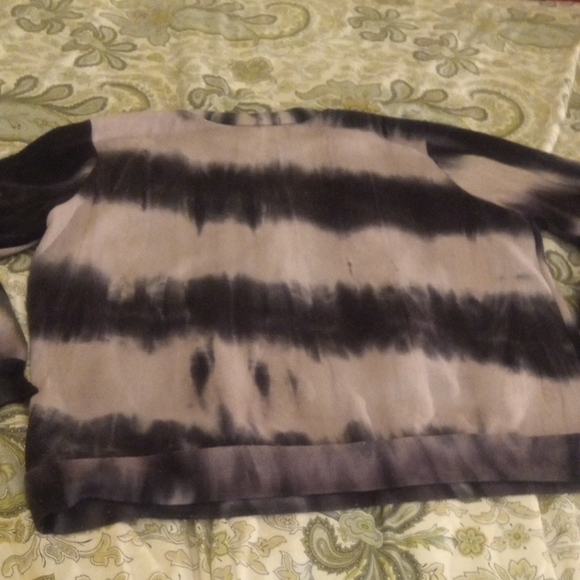 Black and Gray Tie-Dye Long Sleeve Top - Picture 6 of 13